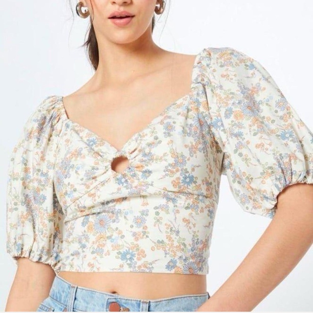 Abercrombie & Fitch XL Floral Puff Sleeve Crop Top keyhole detail white